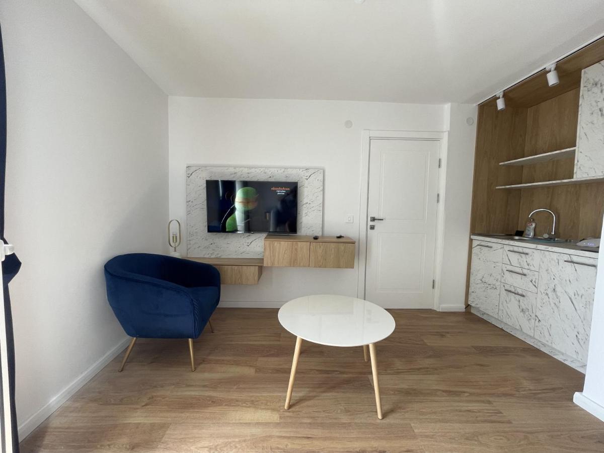 Lungomare Apartments Petrovac ภายนอก รูปภาพ