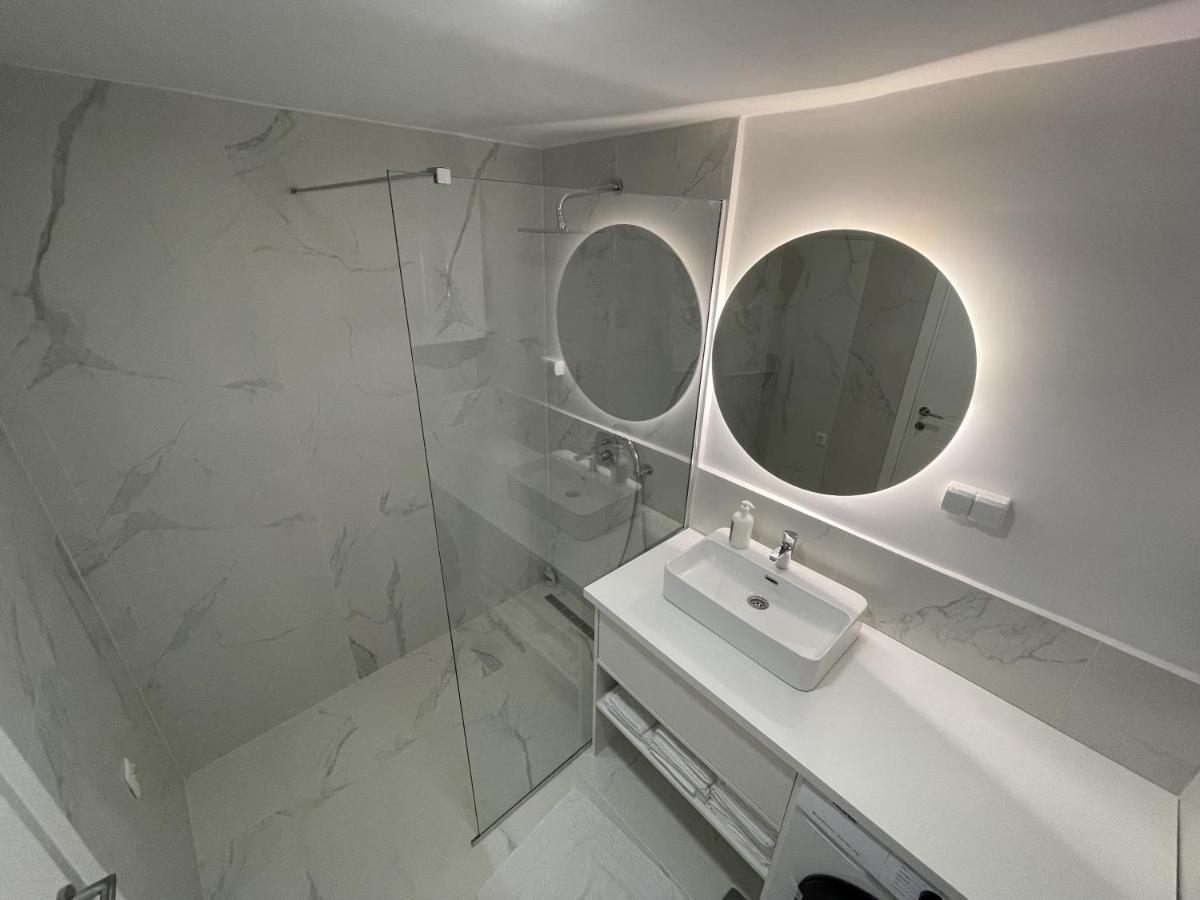 Lungomare Apartments Petrovac ภายนอก รูปภาพ