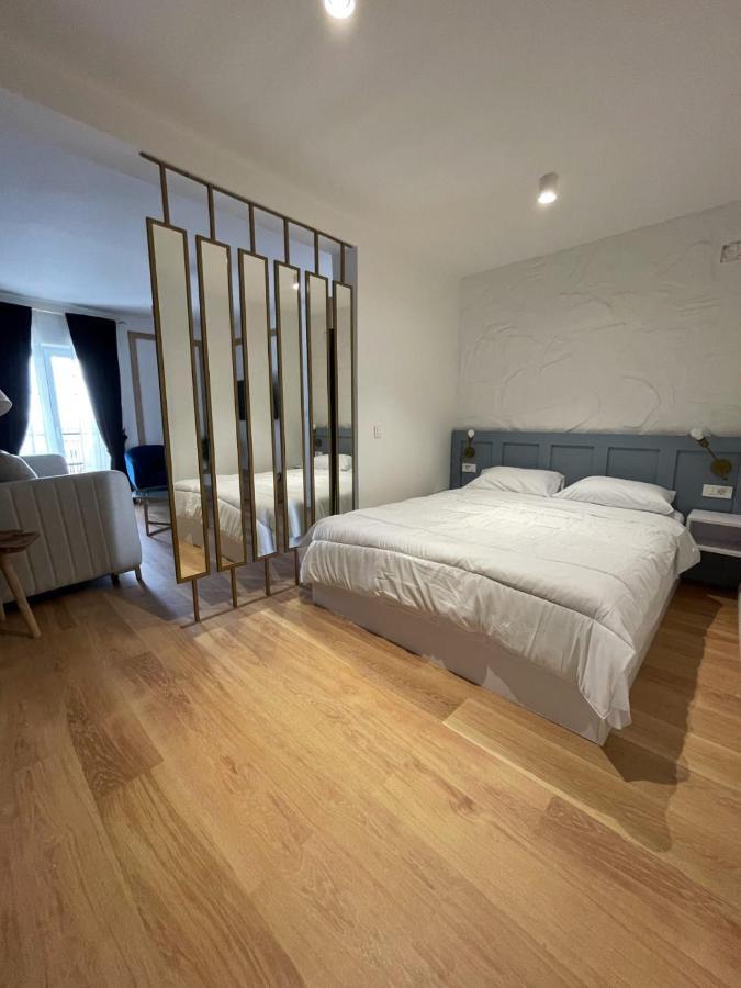 Lungomare Apartments Petrovac ภายนอก รูปภาพ