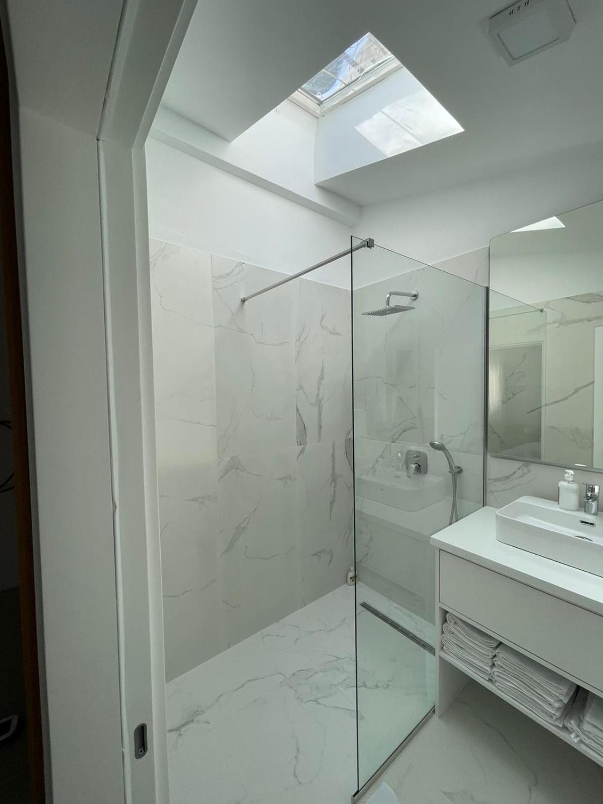Lungomare Apartments Petrovac ภายนอก รูปภาพ